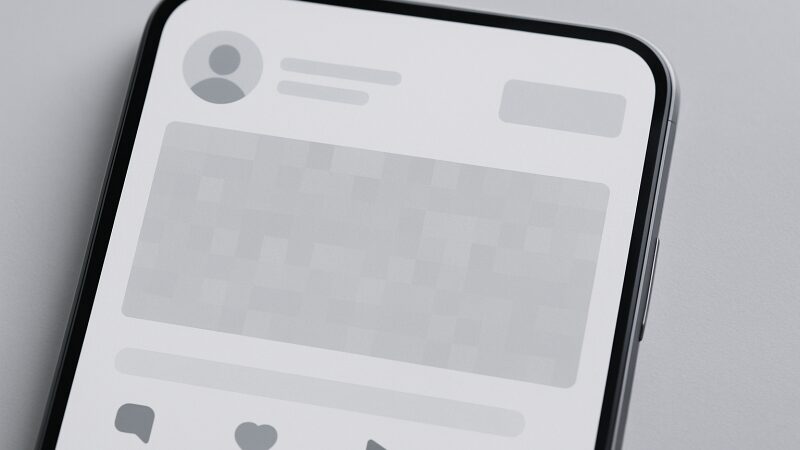 SNS投稿にぼかしを加えるThreadsの新しい配慮機能を象徴するイメージ